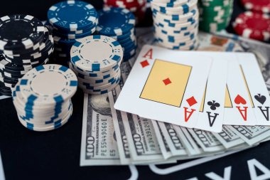 Free-spin bonus round with multiplier display